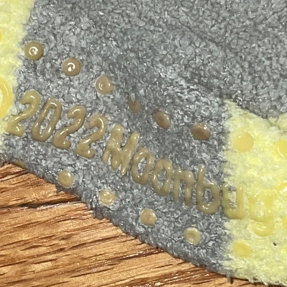 NEW target Socks with matching gloves Gray and yellow 2T, 3T